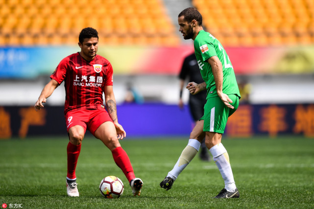 一边用脚步 一边用脚步